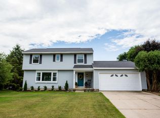 6052 Adacroft Dr SE, Ada, MI 49301