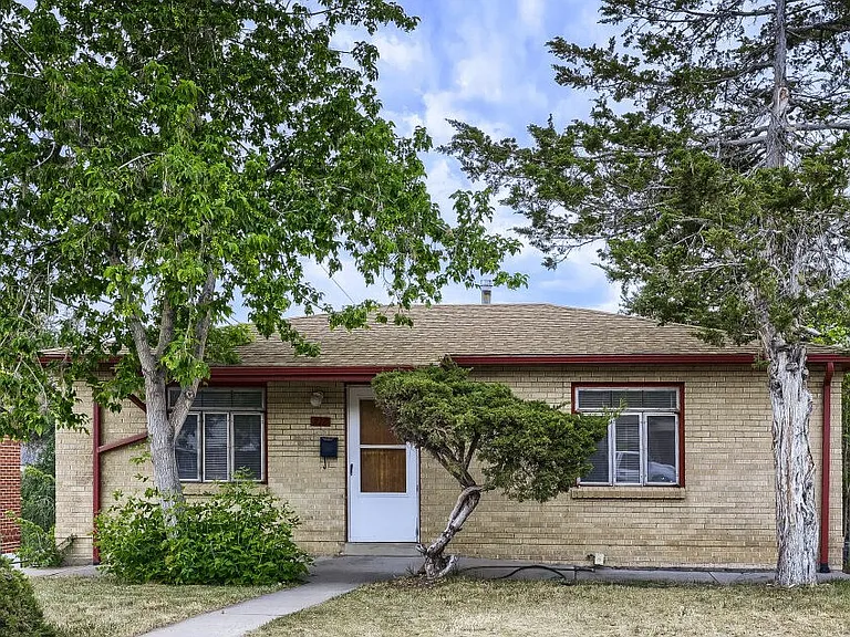 212 N Ford St — Photo 1