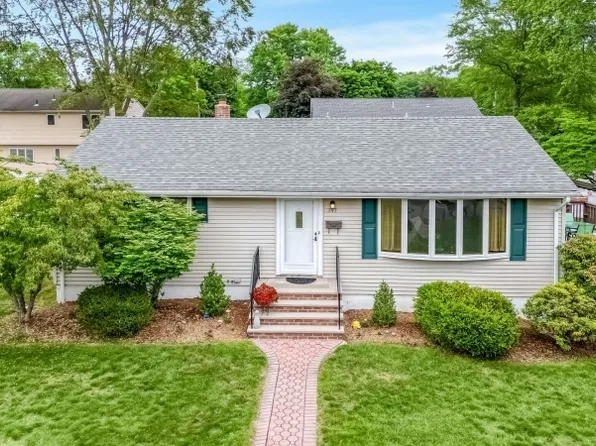 197 Pine St, Ramsey Boro, NJ 07446