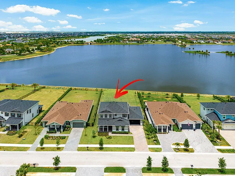 655 Hookline Cir — Photo 38