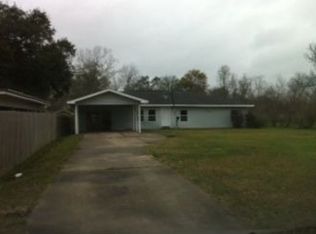 6739 Howe St, Groves, TX 77619