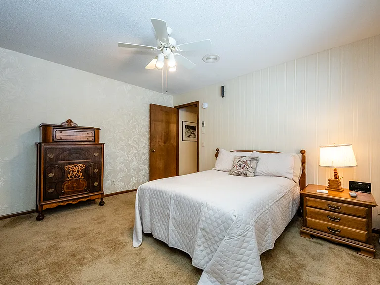 1319 Lewis Ave — Photo 10