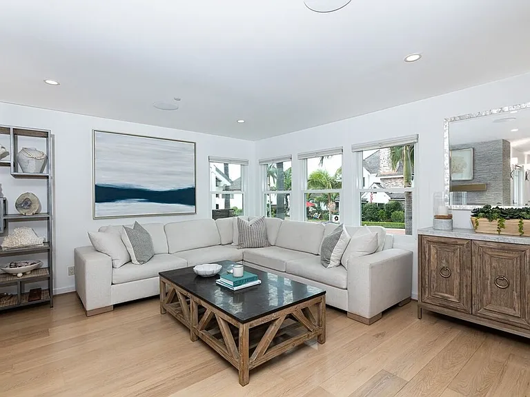 214 Marguerite Ave — Photo 4