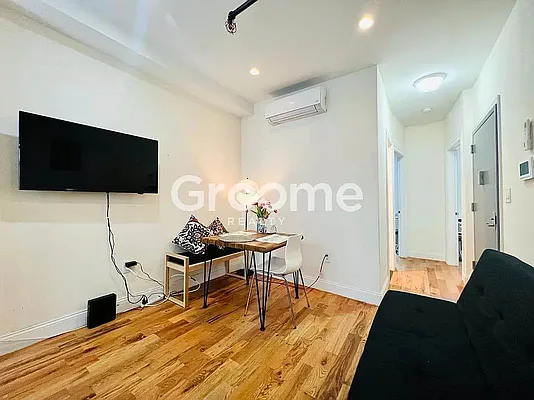 Rented by GROOME REALTY LLC | media 16