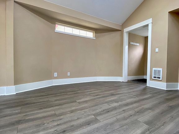 3rd image of 125 Arvon Ave