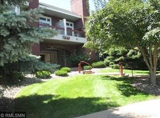 7540 Edinborough Way APT 1202, Edina, MN 55435