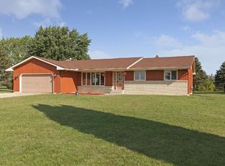 484 Coulee Trl, Hudson, WI 54016