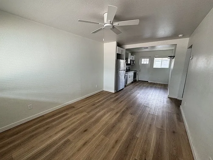 638 W 5th Ave #C — Photo 3