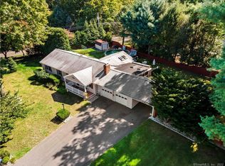 25 Wagon Hill Rd, Fairfield, CT 06824