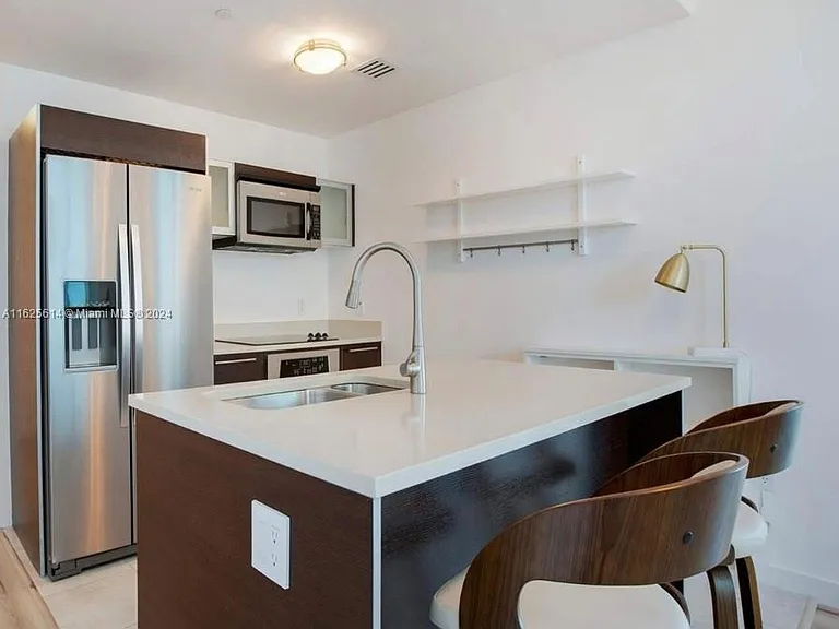 1900 N Bayshore Dr #2403 — Photo 1