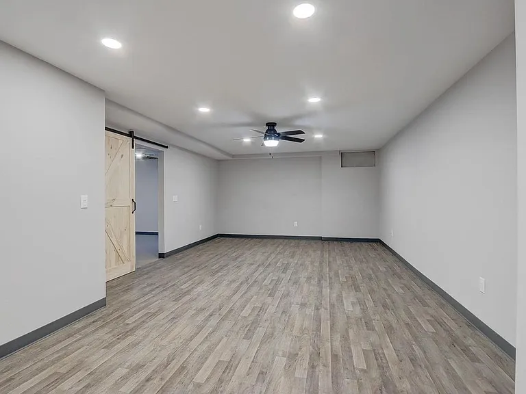 7653 Farmington Way — Photo 4