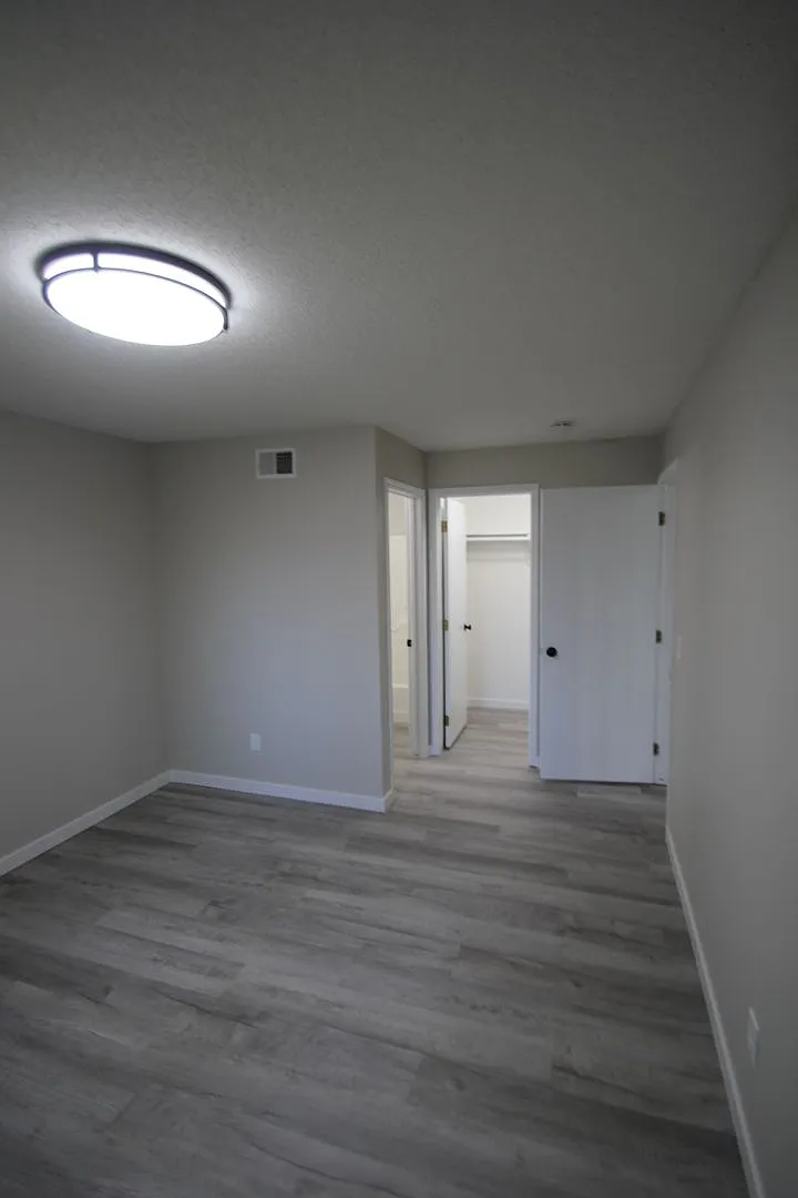 36 Plex - Village Green Apartments — Photo 4
