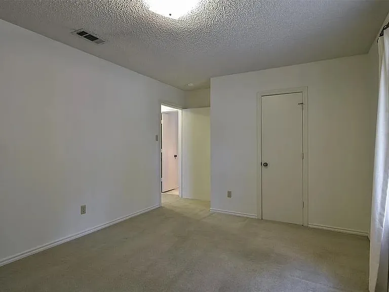 4014 Double Oak Ln — Photo 2