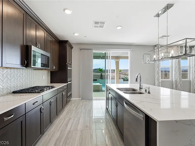 2599 Tolmezzo St — Photo 12