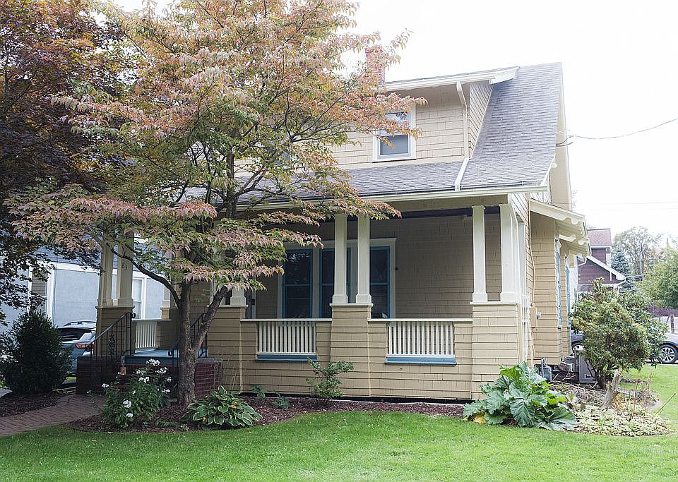 2nd image of 83 Beethoven St