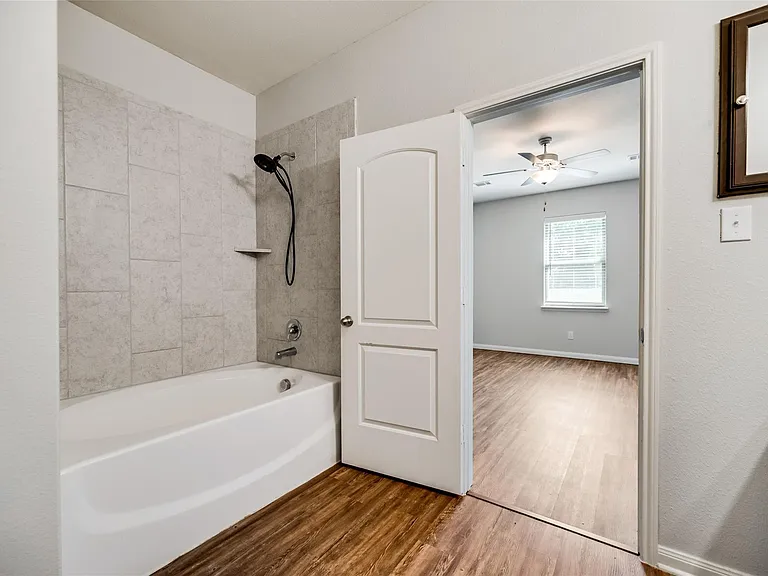 1503 Hill Top Ct — Photo 22