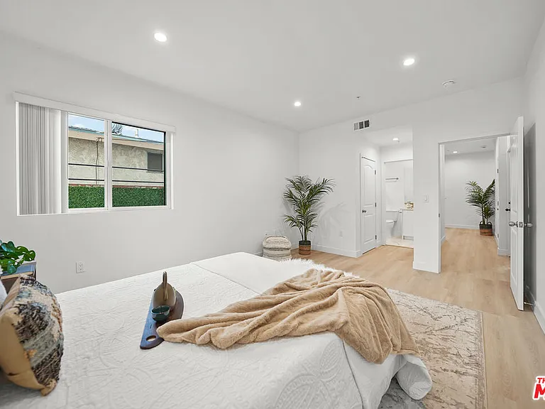 4176 Willimet St — Photo 24