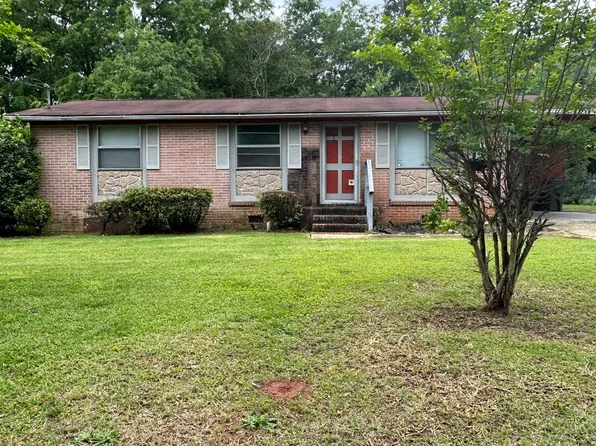 206 Vienna Cir, Fort Valley, GA 31030