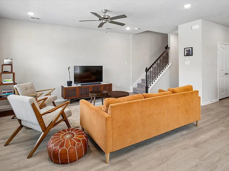 2829 Bellflower Dr — Photo 5