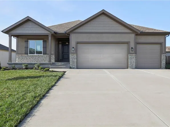 208 SW Nelson Dr, Blue Springs, MO 64014