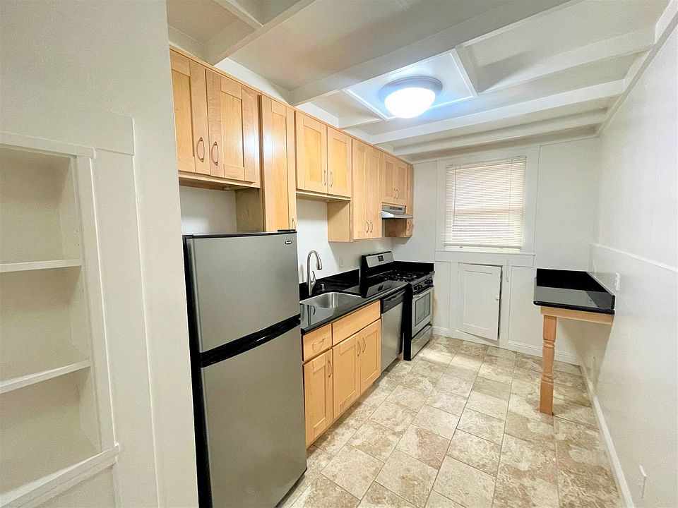 1st image of 956 Post St APT 105