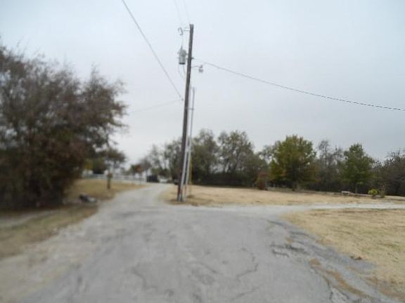 4th image of 7395 Moses Dr