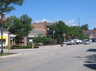 11 Golf Ave, Clarendon Hills, IL 60514