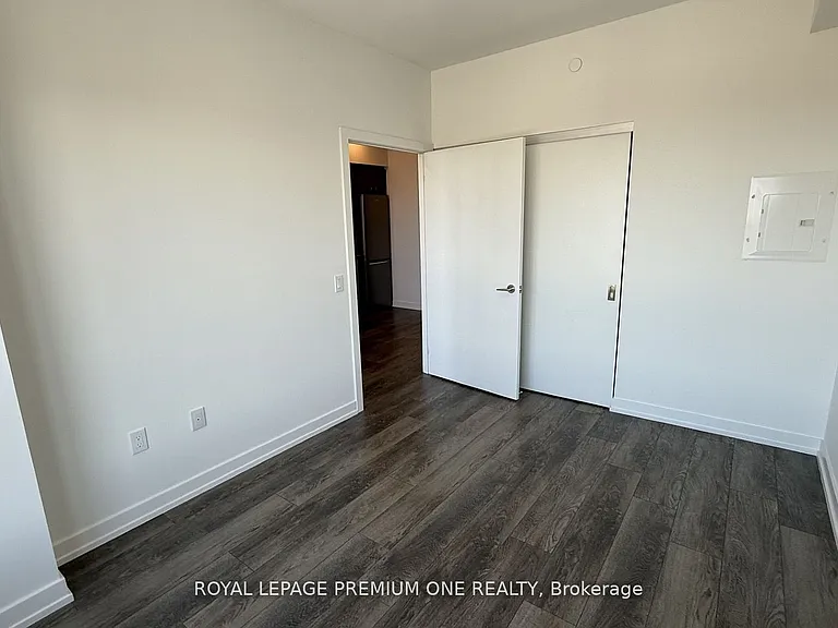 15 Wellington St S #2414 — Photo 22