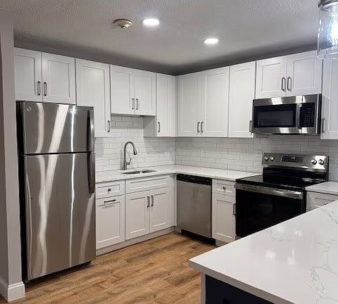 4th image of 755 Oaklawn Ave #304