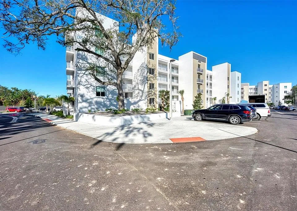 1703 N Tamiami Trl #307