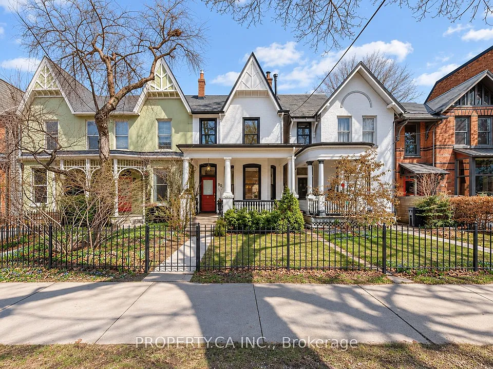 90 Willcocks St
