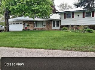 531 Point Dr, Clare, MI 48617