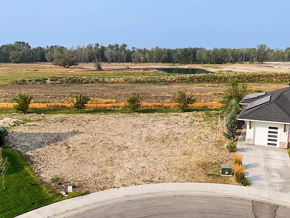 4th image of 1887 S Riparian Way