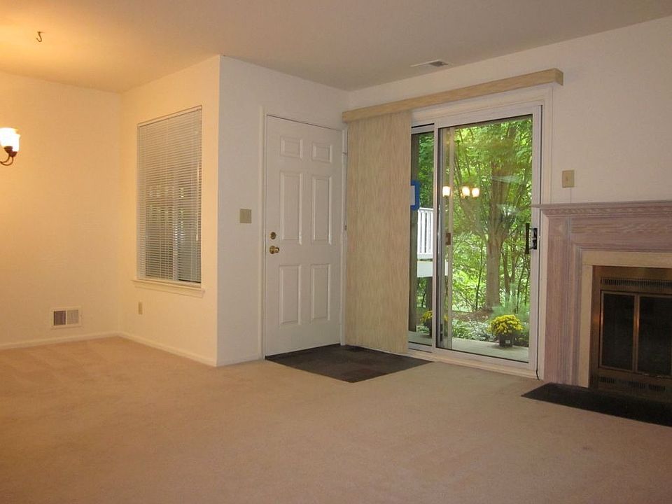 Living Room / Dining Room