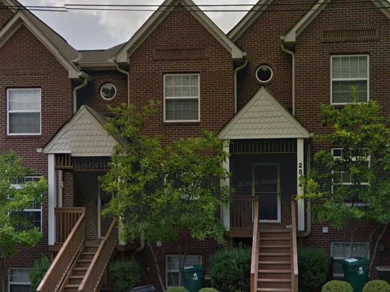 2546 Cleinview Ave — Photo 1