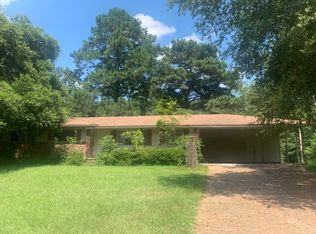 114 Jackson St, Hazlehurst, MS 39083