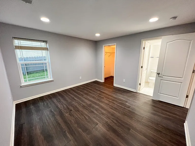 1 Augustine Dr — Photo 6