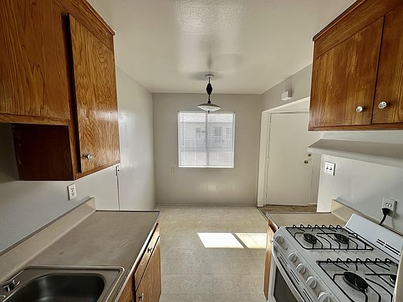 5th image of 1336 141st Ave