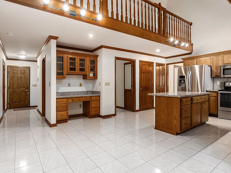 100 E Dublin Granville Rd #1 — Photo 13