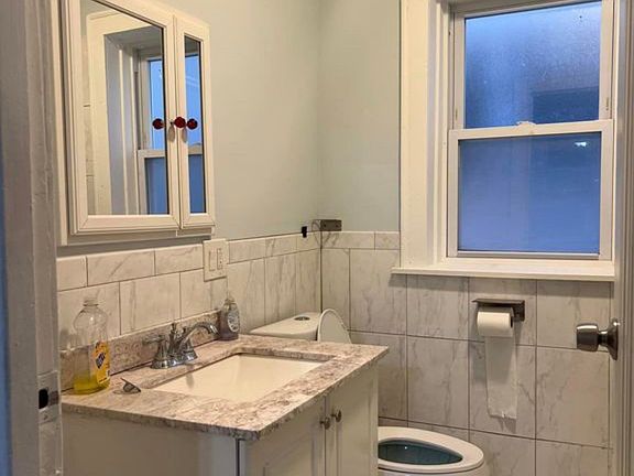 2nd image of 5722 N Richmond St #1