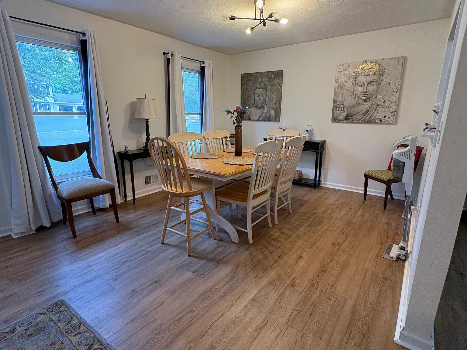 3 bed, 2.5 bath, 1650 sqft, $2,650 — Photo 2