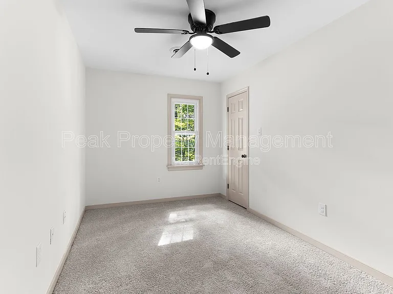 504 Winamack Ct — Photo 25