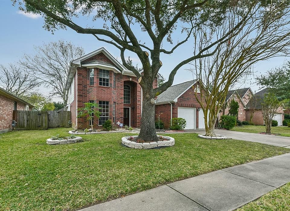 1st image of 3107 English Oaks