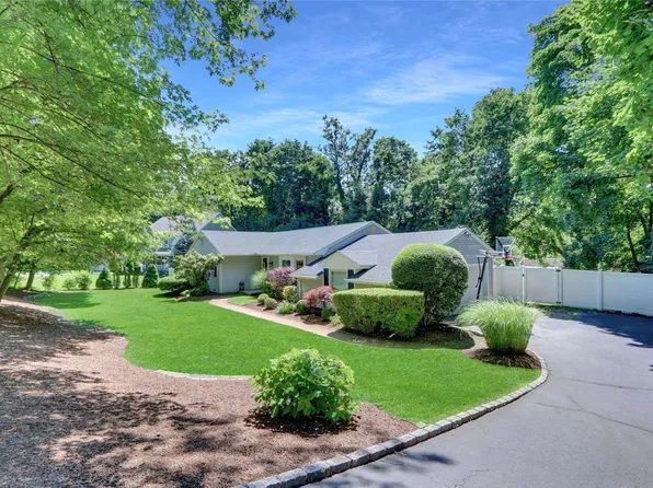 6 Woodhull Road, East Setauket, NY 11733