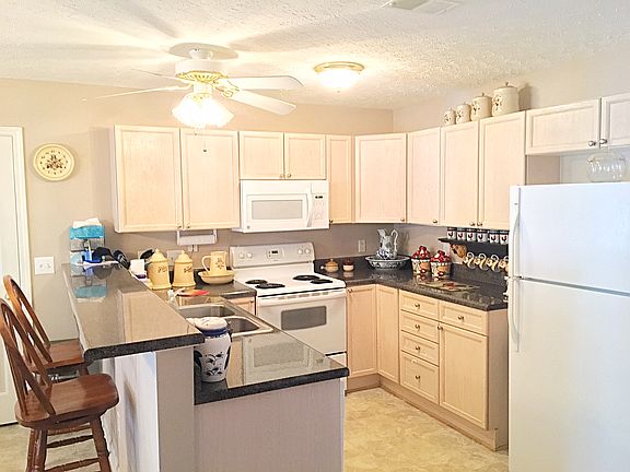 4th image of 213 Williamsburg Dr