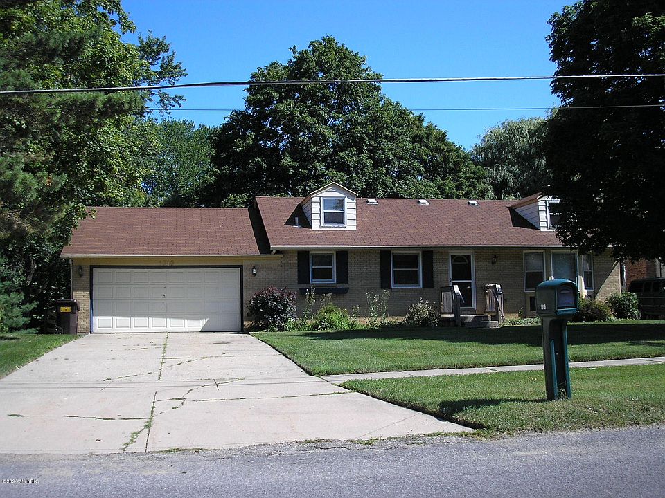 1st image of 1919 Gentian Dr SE
