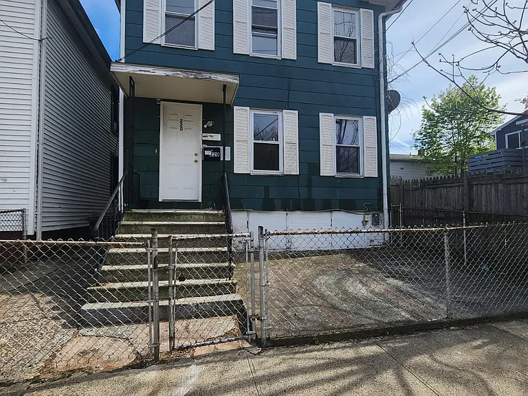220 Pine St #2 — Photo 9