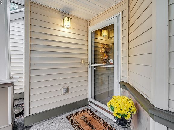 3rd image of 10797 SW Canterbury Ln Ste 101