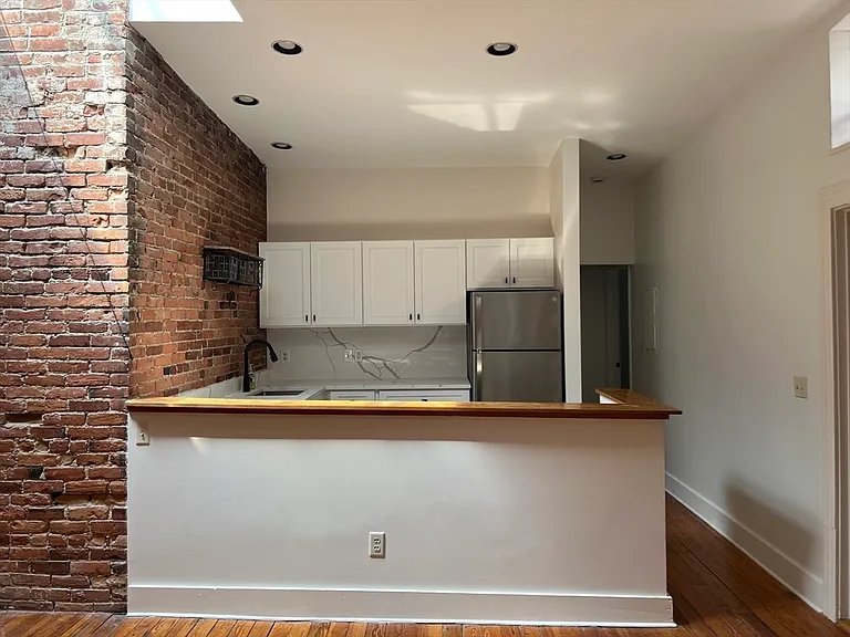 101 Cedar St #3 — Photo 9