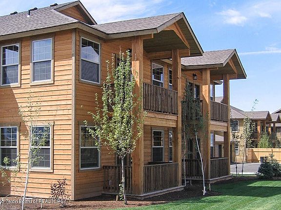 3rd image of 629 Valley Centre Dr Unit 2